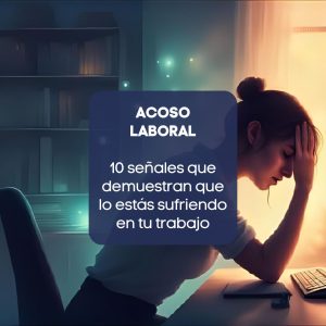 Trabajadora abatida frente a su ordenador, reflejando acoso en tu trabajo y no lo sabes